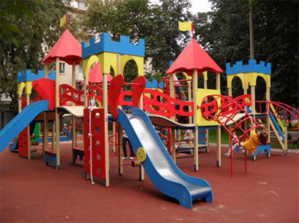 Инвентарь для ремонта детских площадок подготовили в районе Якиманка